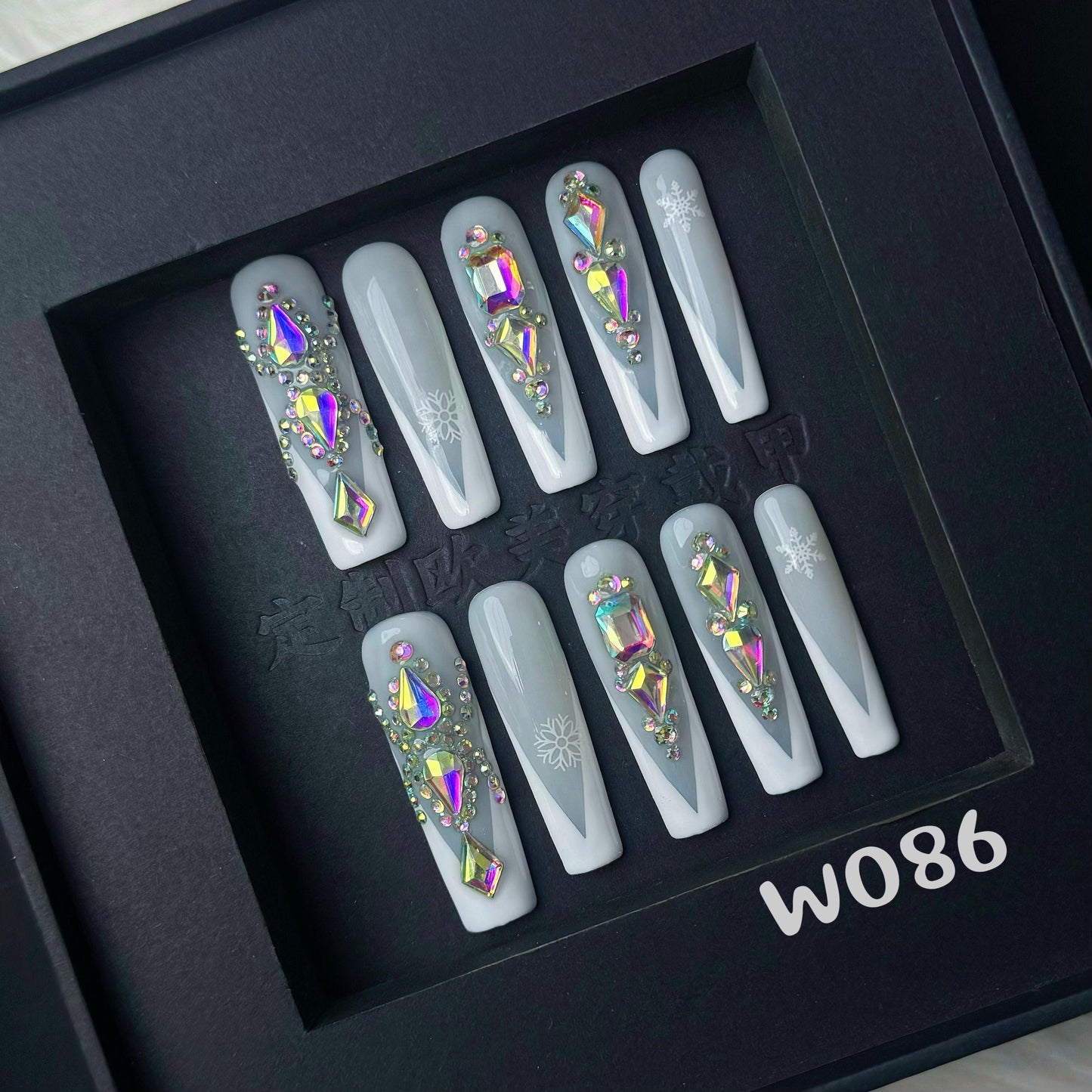 Handmade press on nail W086