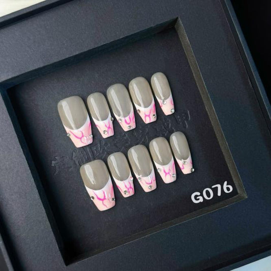 Handmade press on nail G076