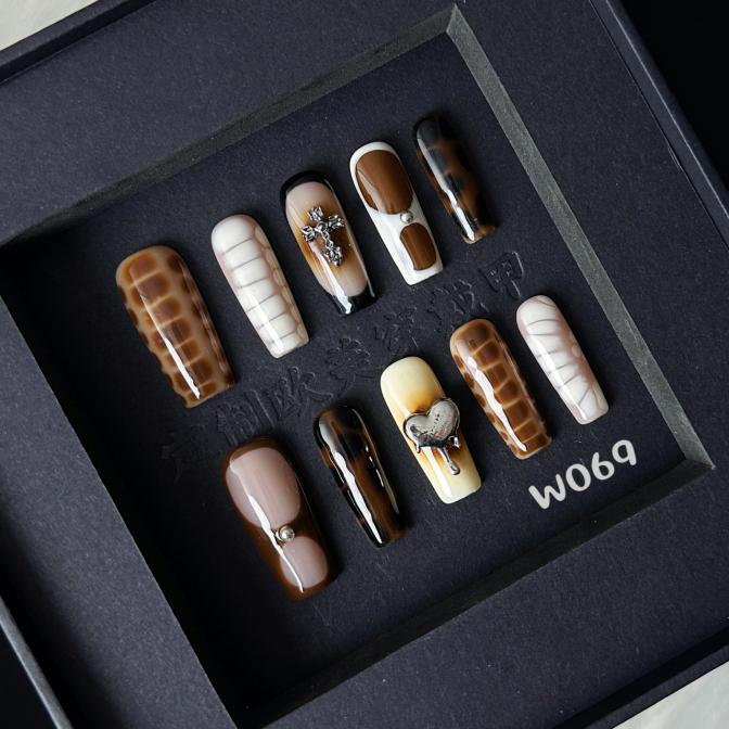 Handmade press on nail W069
