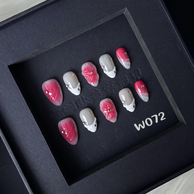 Handmade press on nail W072