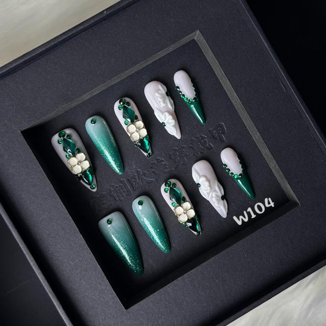 Handmade press on nail W104