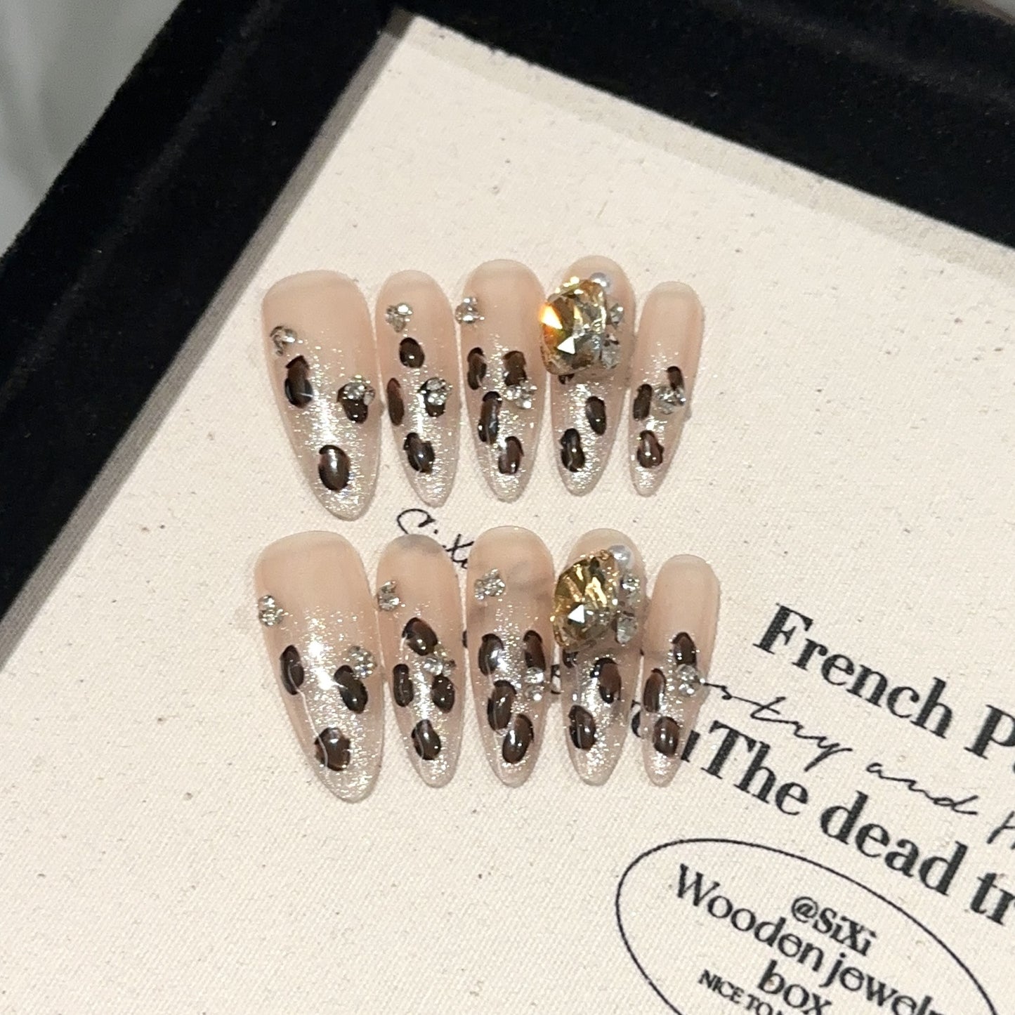 Handmade Press On Nails B137