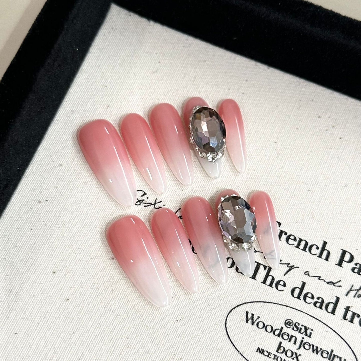 Handmade Press On Nails B140