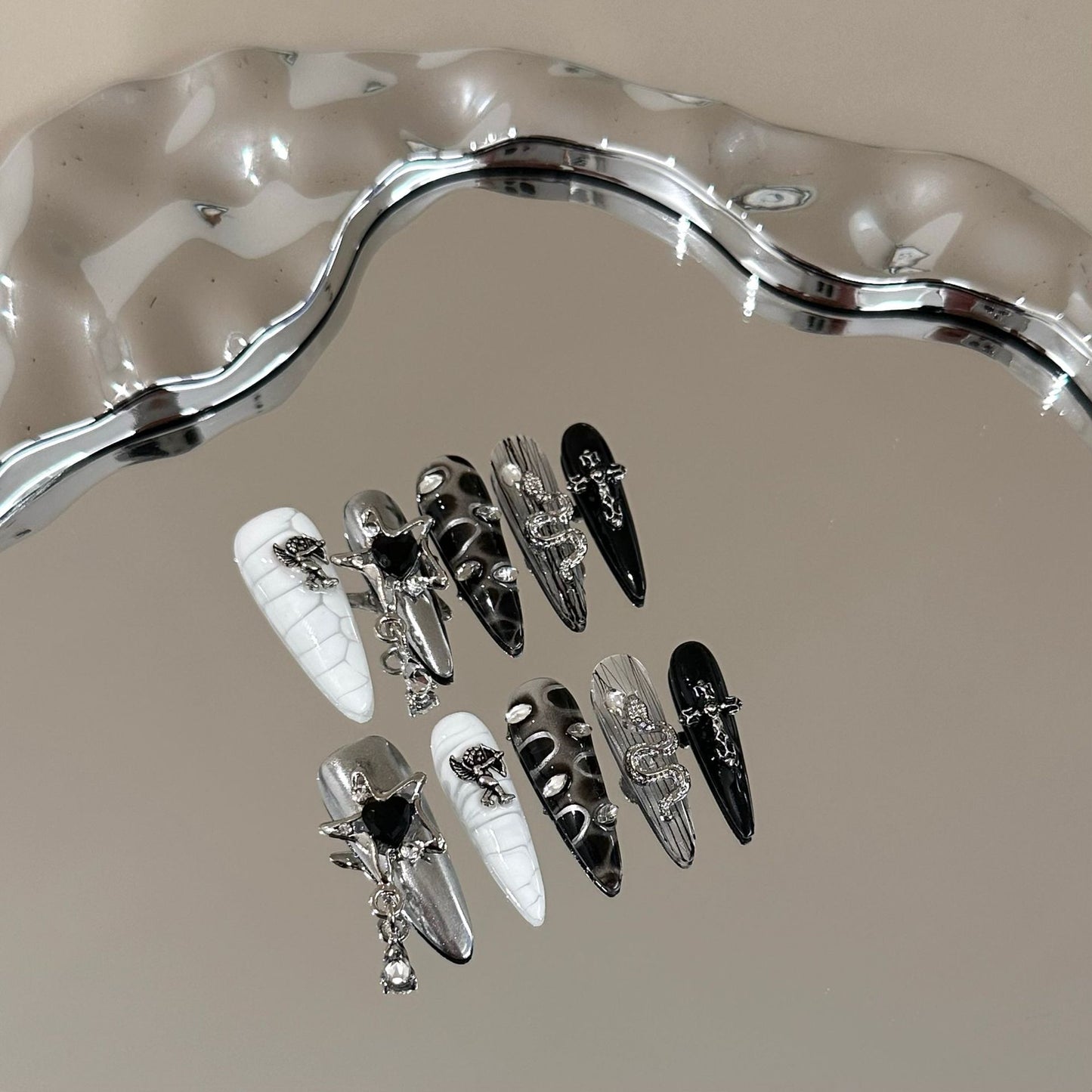 Handmade Press On Nails B174