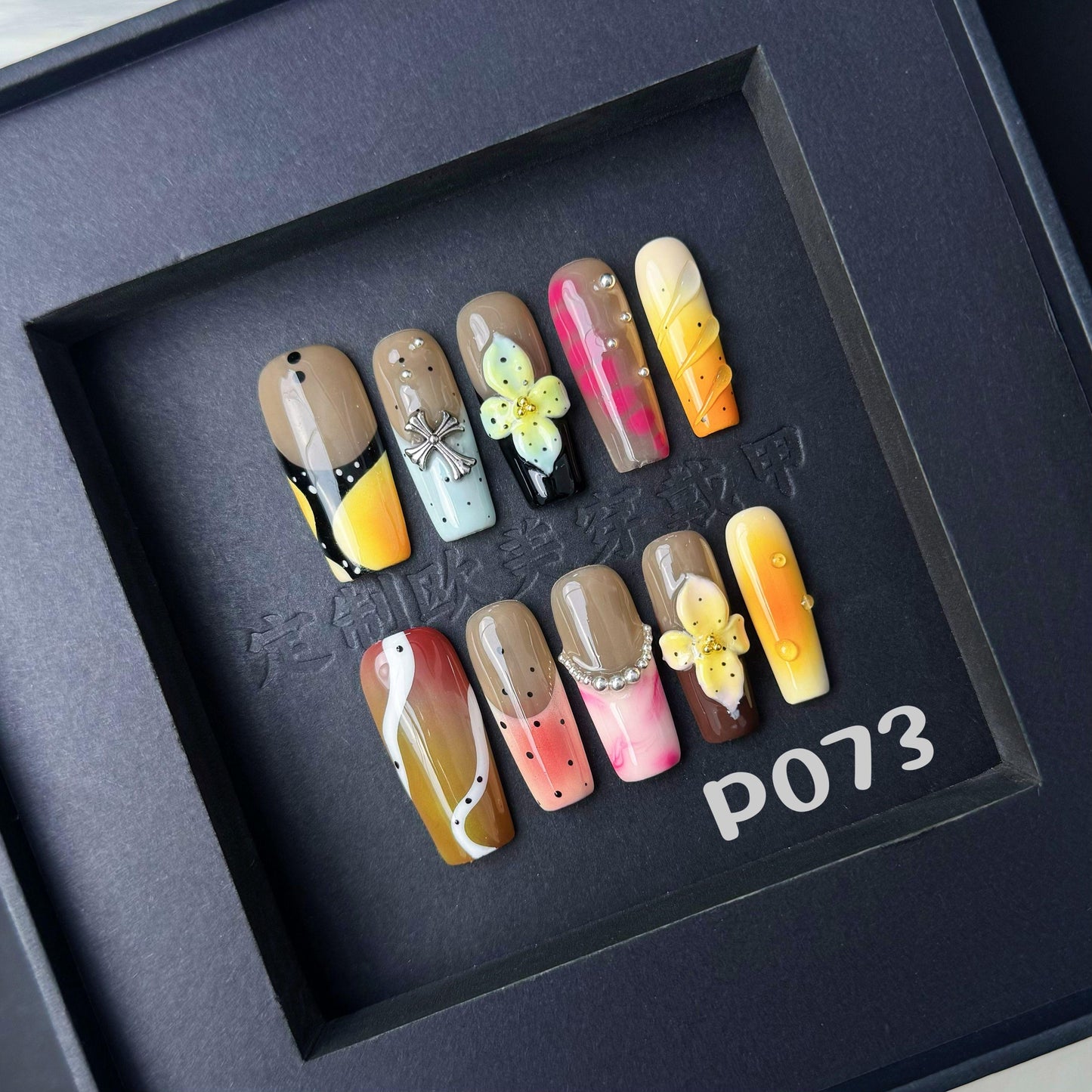 Handmade press on nail P073