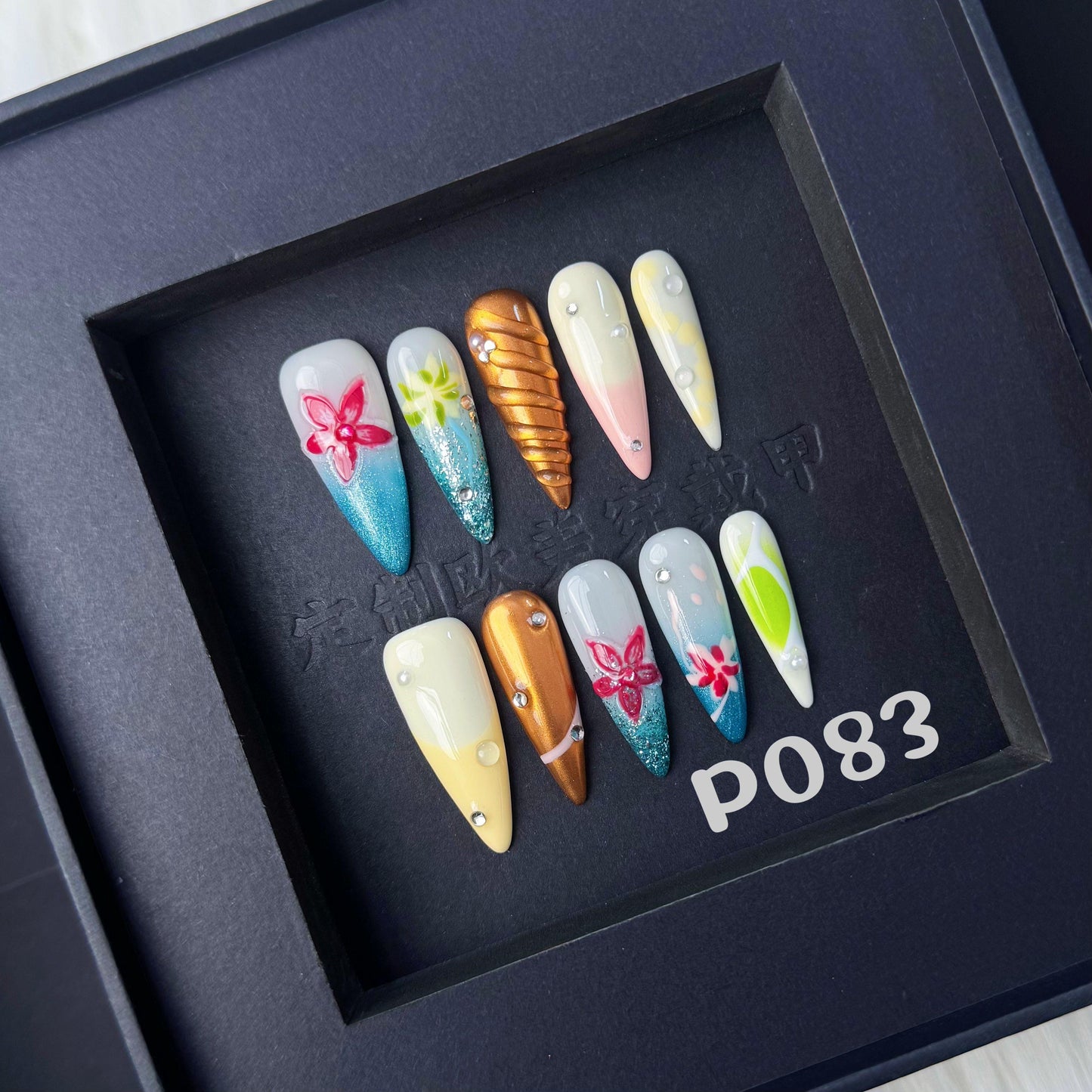 Handmade press on nail P083