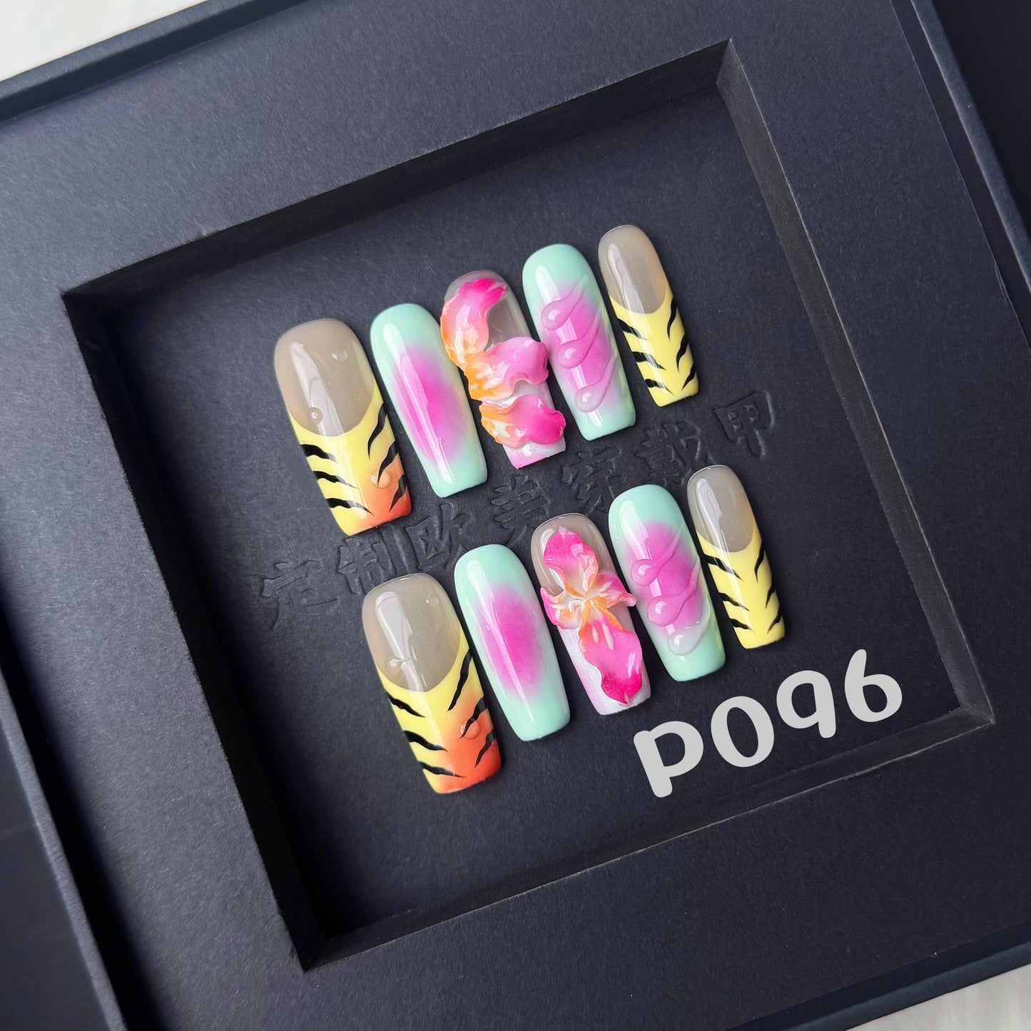 Handmade press on nail P096