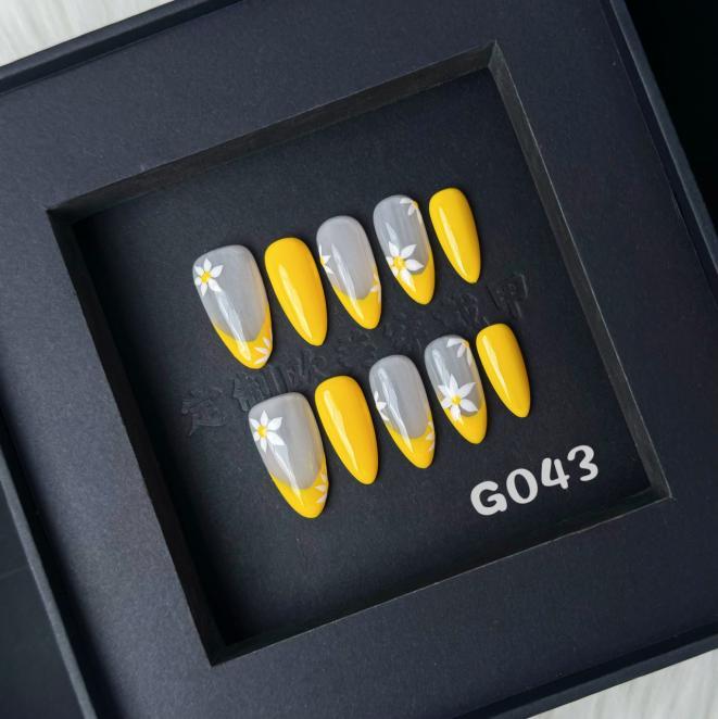 Handmade press on nail G043