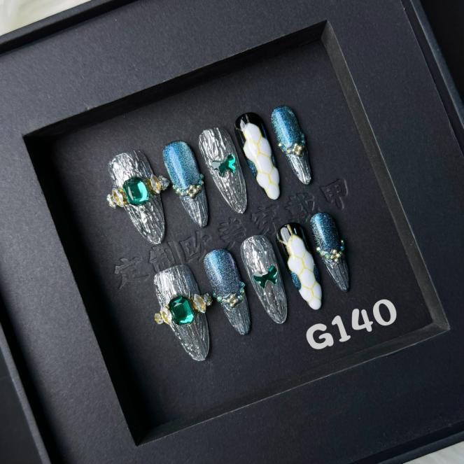 Handmade press on nail G140