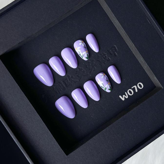 Handmade press on nail W070